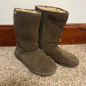 BearPaw Brown Suede Boots